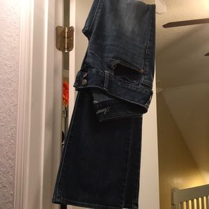 Women’s American Eagle jeans